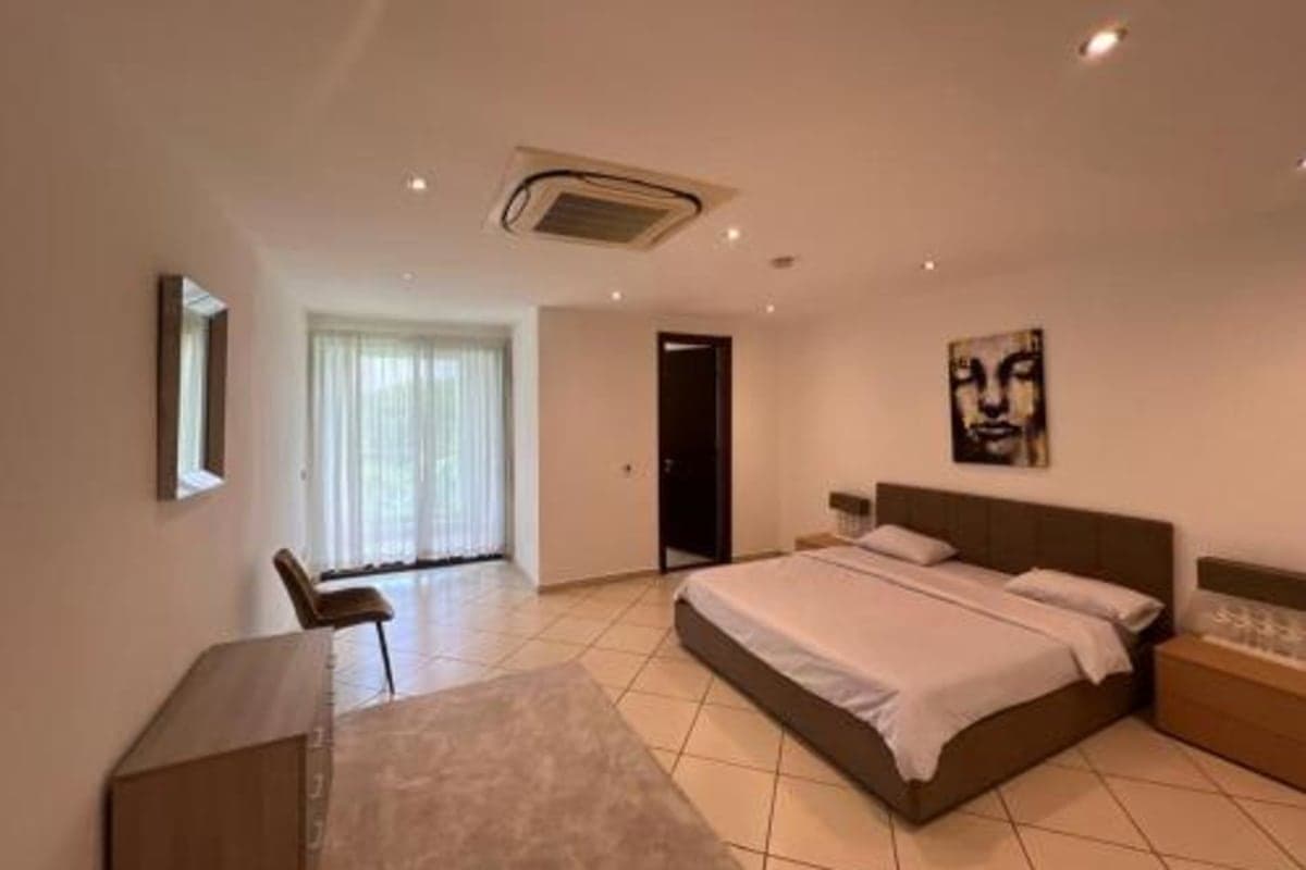 Spacious 3-bedroom house in Spintex - main photo